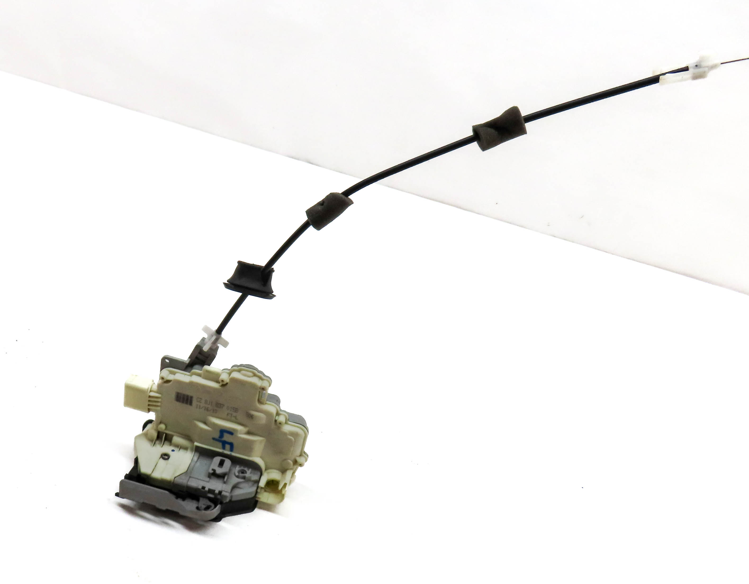 09-18 AUDI PORSCHE A4 A5 Q5 S4 TT CAYENNE PANAMERA FRONT LEFT DRIVER DOOR LATCH — exact item pictured
